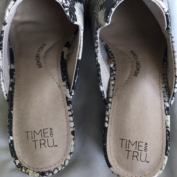 NEW snakeskin pointed toe heeled mules, size 8 - Picture 7 of 11